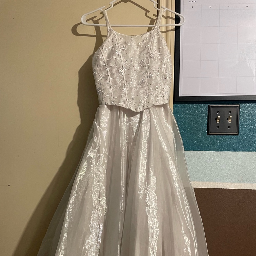 Girls White spaghetti strap dress
